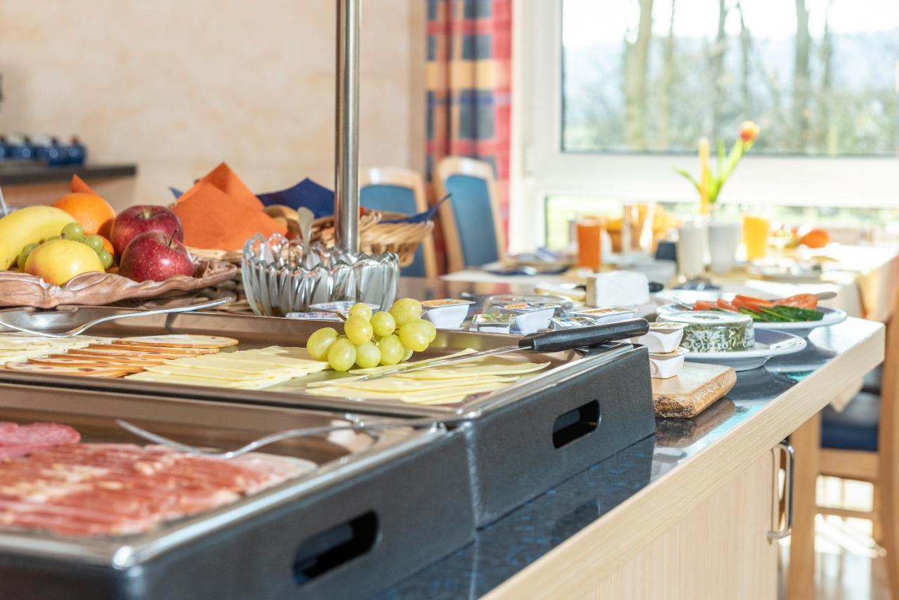 Hotel Am Wiesenweg L 24H Check-In Hausen  Екстер'єр фото